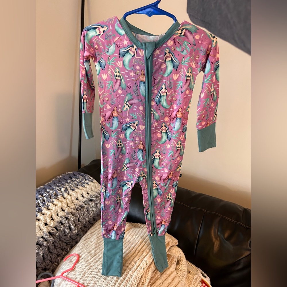 The sleepy sloth Mermaid zippy 6-12, NWT